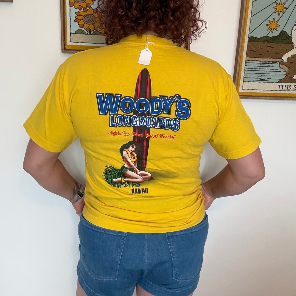 Mens size medium tee shirt Woody's Longboards Hawaii